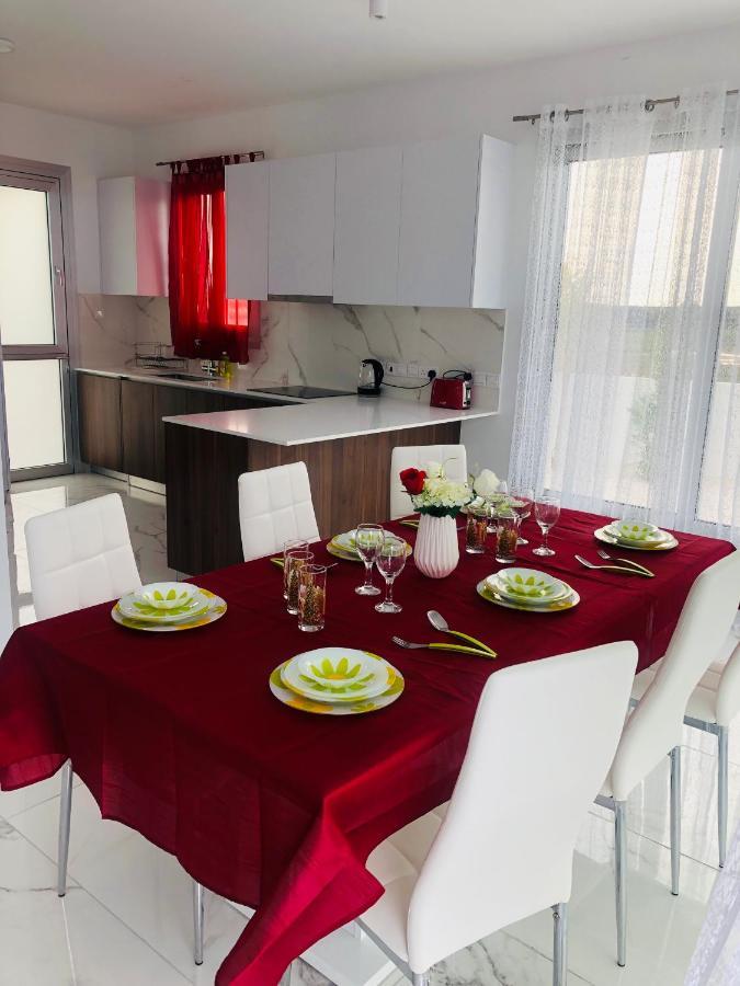 Mobina Villas ลาร์นาคา ภายนอก รูปภาพ