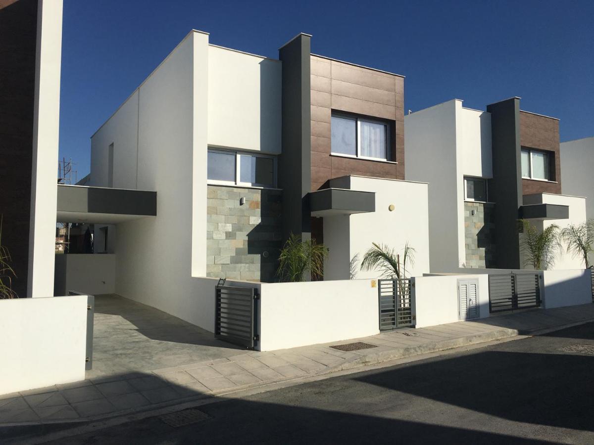Mobina Villas ลาร์นาคา ภายนอก รูปภาพ