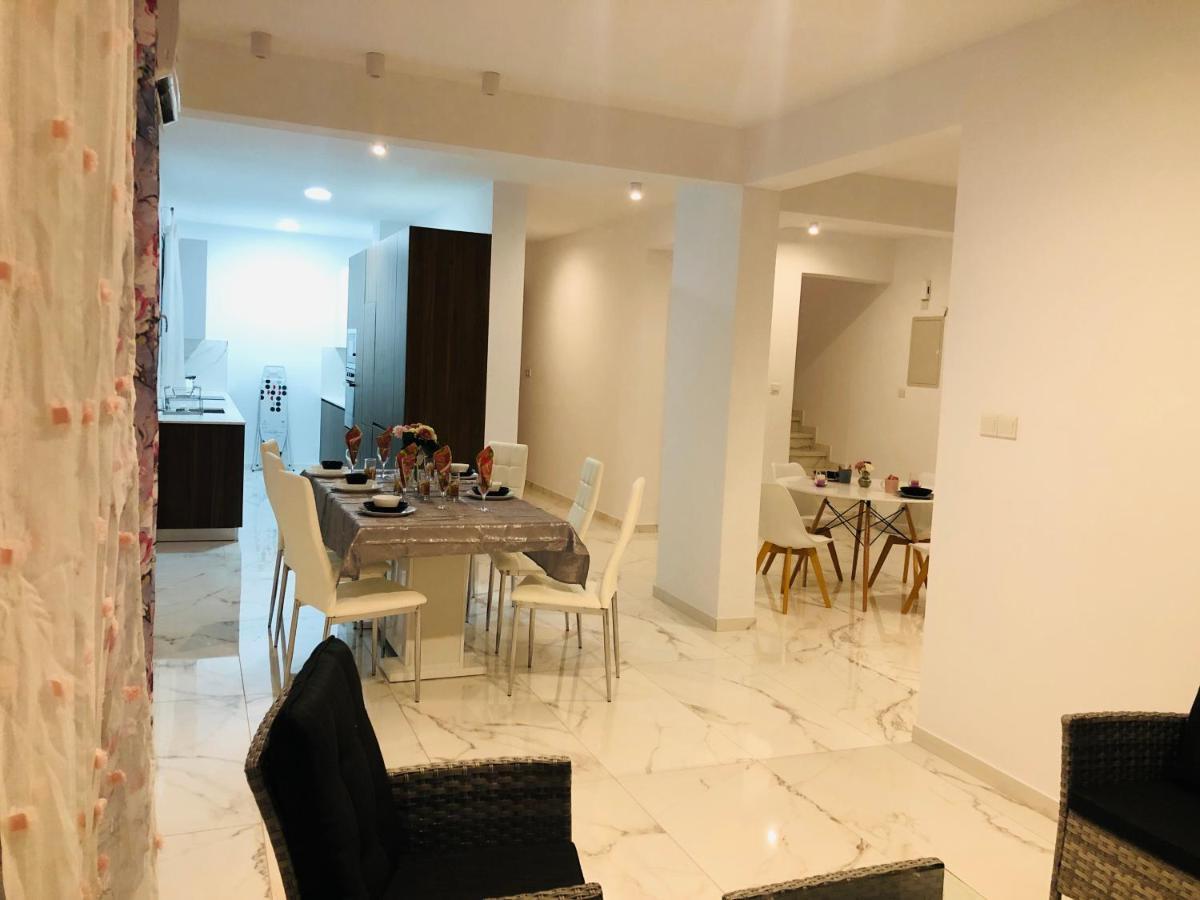 Mobina Villas ลาร์นาคา ภายนอก รูปภาพ