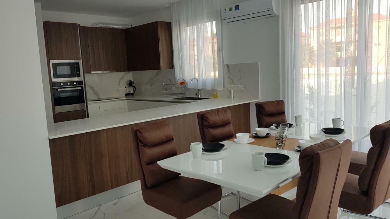 Mobina Villas ลาร์นาคา ภายนอก รูปภาพ