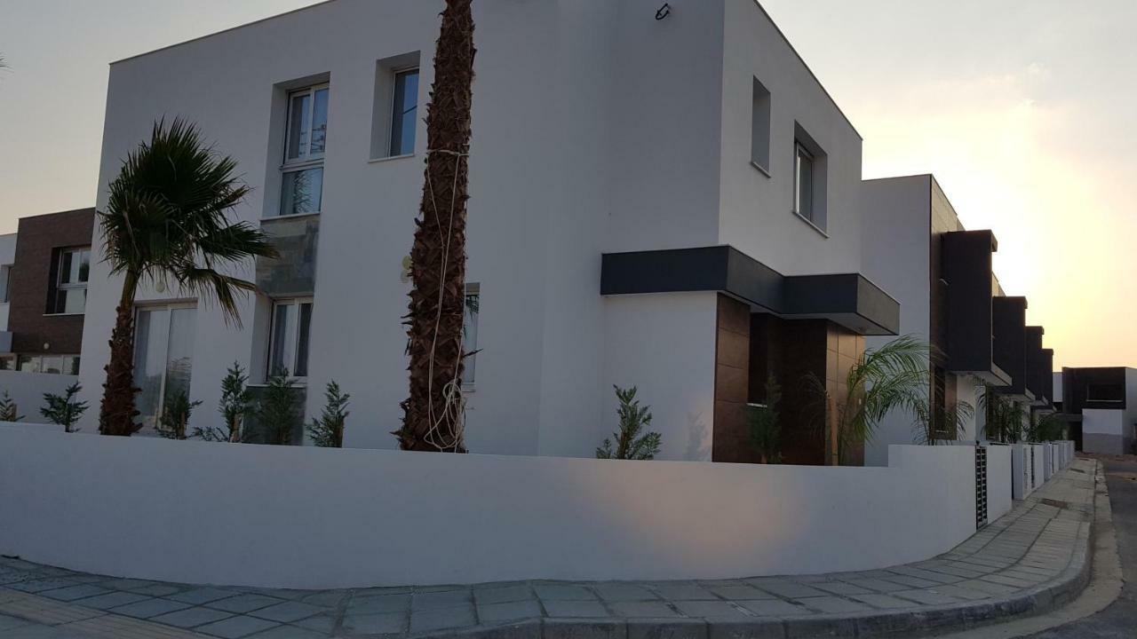 Mobina Villas ลาร์นาคา ภายนอก รูปภาพ