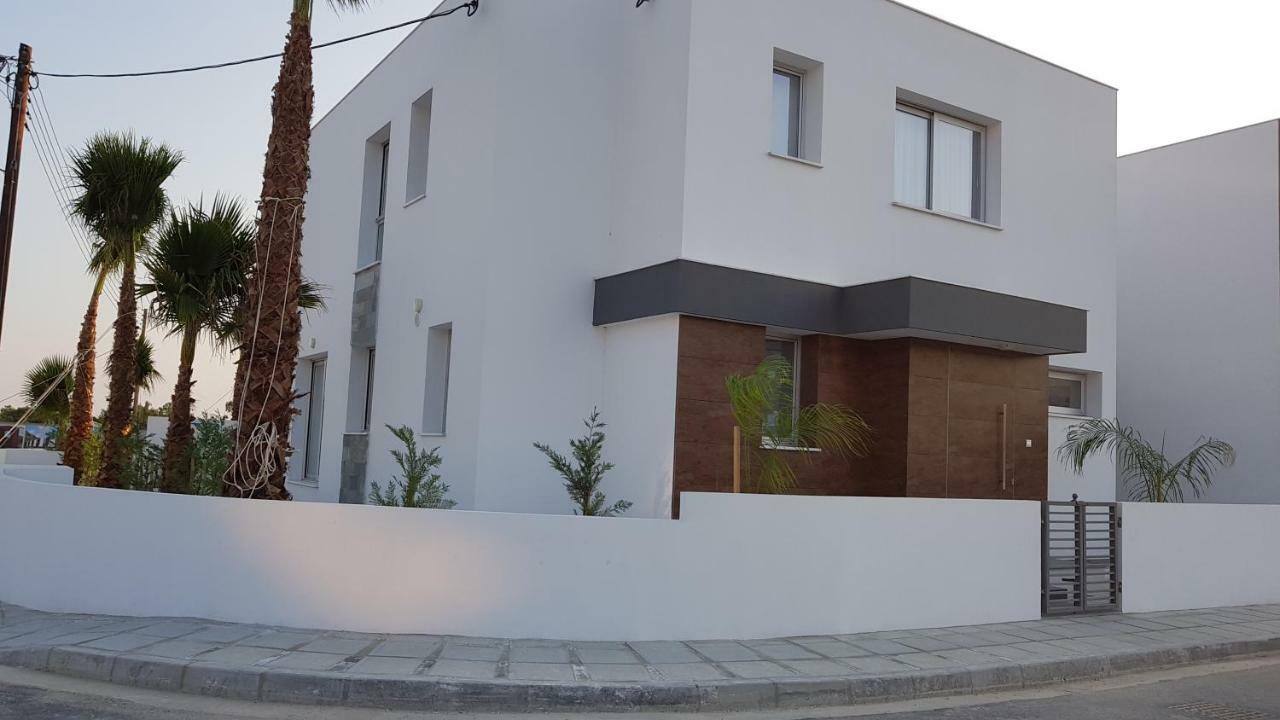 Mobina Villas ลาร์นาคา ภายนอก รูปภาพ